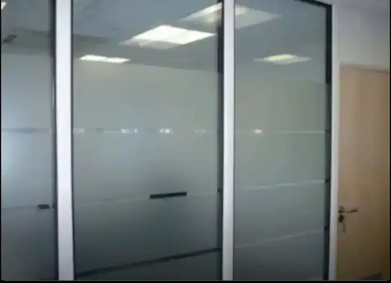 Stiker sanblas polos variasi kaca kantor yang butuh kaca film juga ada - Other in Bali