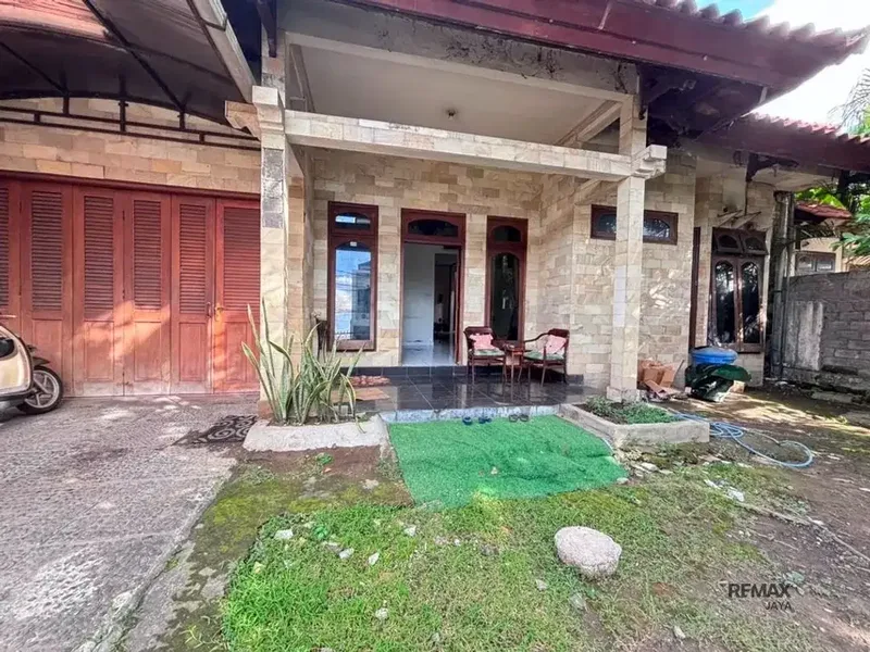 Rumah Siap Huni 6 Kamar Tidur Dijual di Pusat Kota Denpasar Selatan - Real Estate in Bali