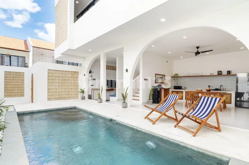 Modern Tropical Mediteranean Style Villa At Cluster Onegate System Area Jalan Batan Kangin , Padonan Canggu Near Batu Bolong Canggumodern Tropical Mediteranean Style Villa At Cluster Onegate System - Real Estate in Bali