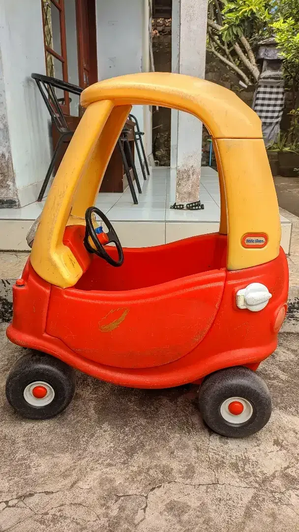 Mainan mobil dorong kaki manual - Vehicles in Bali