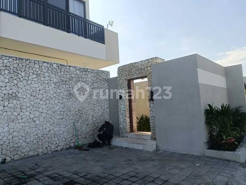 Disewakan Villa 2 Lantai Nyaman Dan Baru Di Dekat Pantai Seseh - Fasilitas Lengkap Dan Lokasi Strategis - Real Estate in Bali
