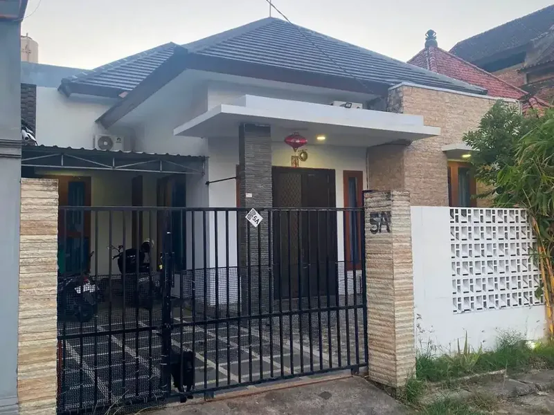 RUMAH MODERN MINIMALIS 1 LANTAI DI PULAU MOYO DENPASAR DEKAT MCD - Real Estate in Bali