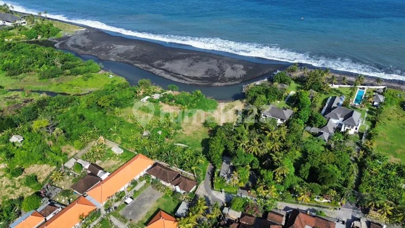 Dijual Lahan Beachfront Los Pantai - Pantai Siyut Gianyar - Real Estate in Bali