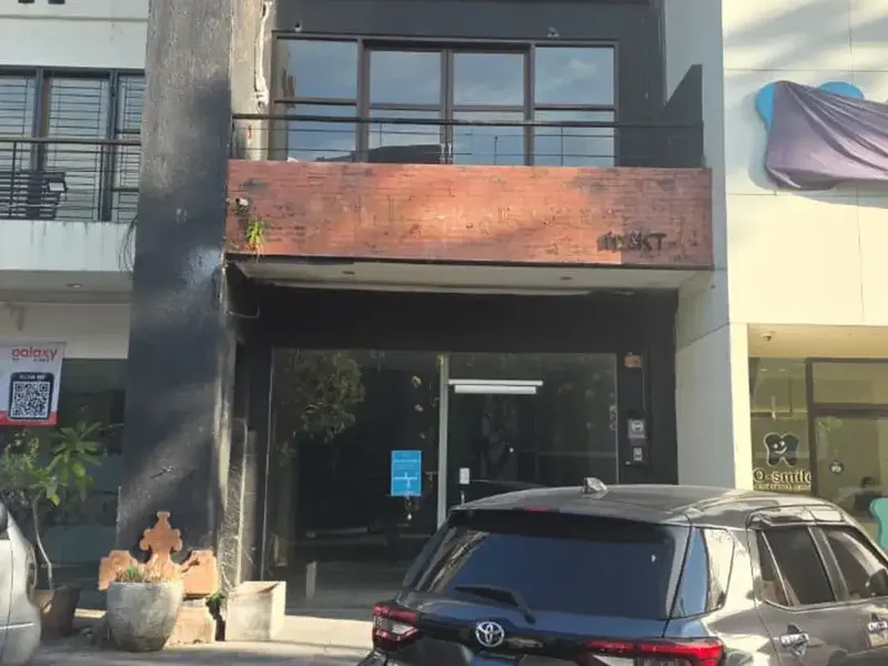 Dijual Ruko 3 Lantai Di Dewi Sri Kuta - Real Estate in Bali