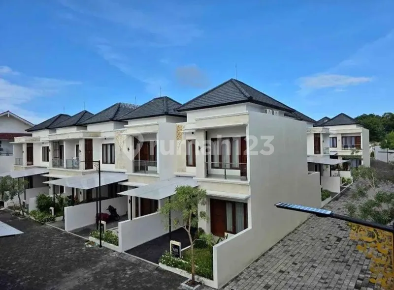 Rumah Modern Semi Villa Cluster One Gate System Akses Paving 6 Meter dengan Kabel Bawah Tanah Dekat ke Pintu Tol Mumbul Jimbaran dan Itdc Nusa Dua - Real Estate in Bali