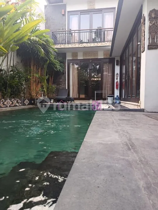 Villa Mewah Siap Huni dengan Kolam Renang Pribadi di Lokasi Strategis Tibubeneng Canggu - Bali in Bali