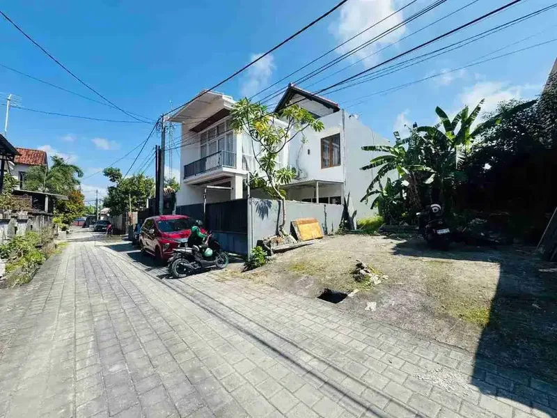 Tanah luas kecil Jalan Wirasatya Renon - Real Estate in Bali