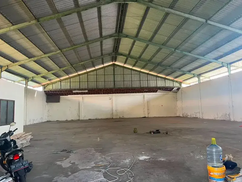 Gudang Komersial Strategis Dijual di Jalan Nakula, Kuta - Real Estate in Bali