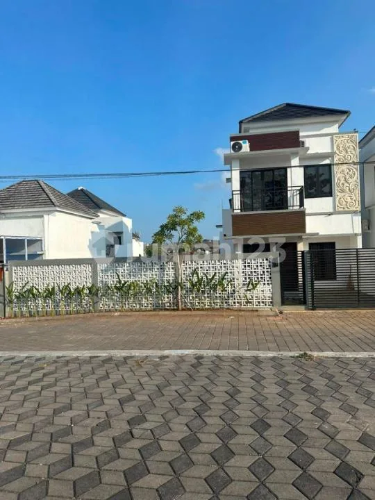 Disewakan Rumah 2 Lantai Fully Furnished Taman Mumbul Nusa Dua - Bali in Bali