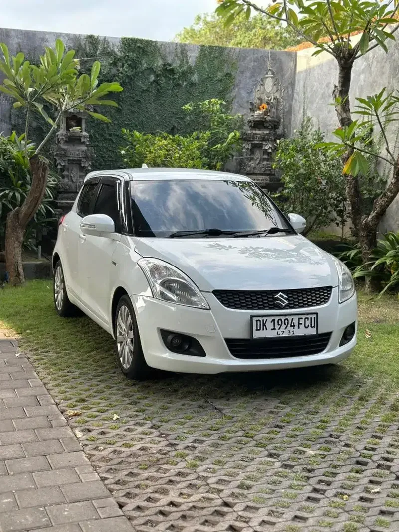 SWIFT GX 2014 MATIC LOW KM ISTIMEWA TERIMA DK - Vehicles in Bali