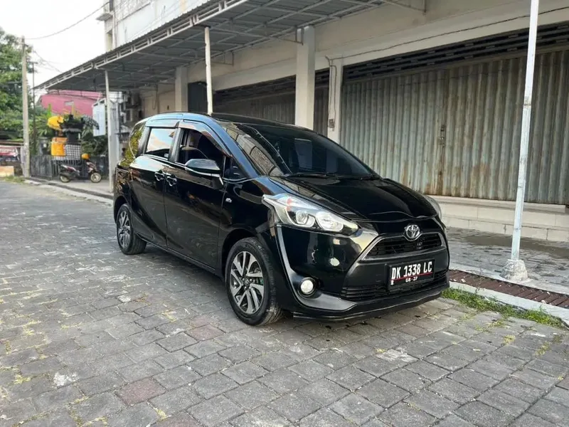 Toyota Sienta v 2017 manual,asli bali - Vehicles in Bali