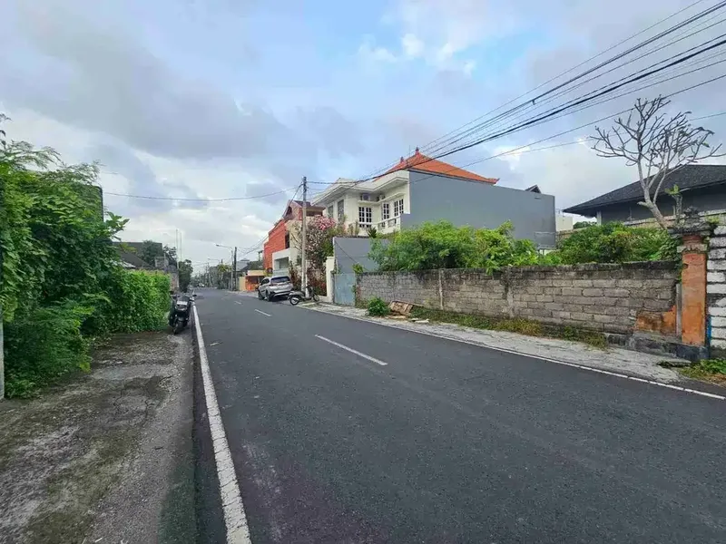 Tanah 293m2 jln Utama persada Kerobokan Badung Bali - Bali in Bali
