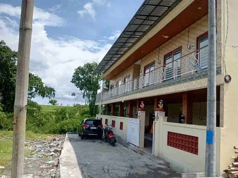 DIJUAL RUMAH KOST ELITE LANTAI II DI ABIANBASE BADUNG FULL PENYEWA TINGGAL PETIK HASIL SAJA DEKAT KE TUMBAKBAYUH CANGGU - Real Estate in Bali