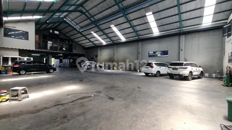 Dekat Teuku Umar!! Gedung Besar Lokasi Bagus Jalan Mahendradatta - Bali in Bali