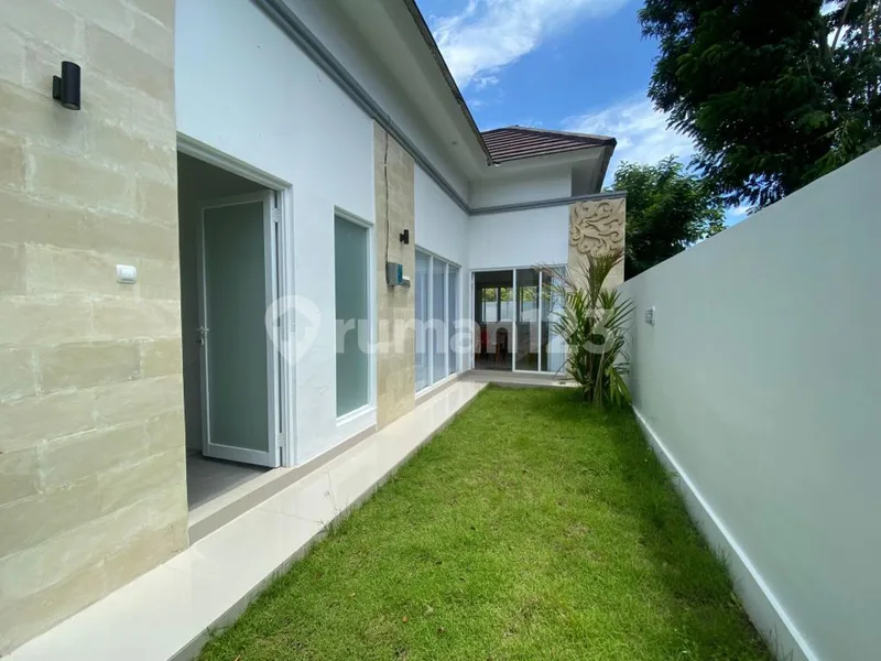 Disewakan Villa Cantik Baru Siap Huni di Puri Gading Dekat Sekolah Taman Rama Furnished - Real Estate in Bali