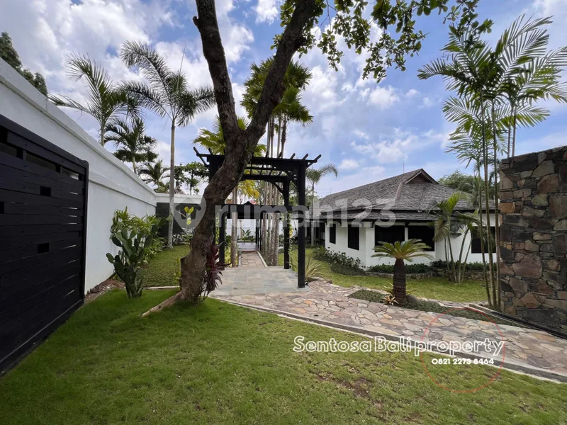 5 Bedrooms Villa 2300MÂ² di Munggu Dekat Canggu . - Real Estate in Bali