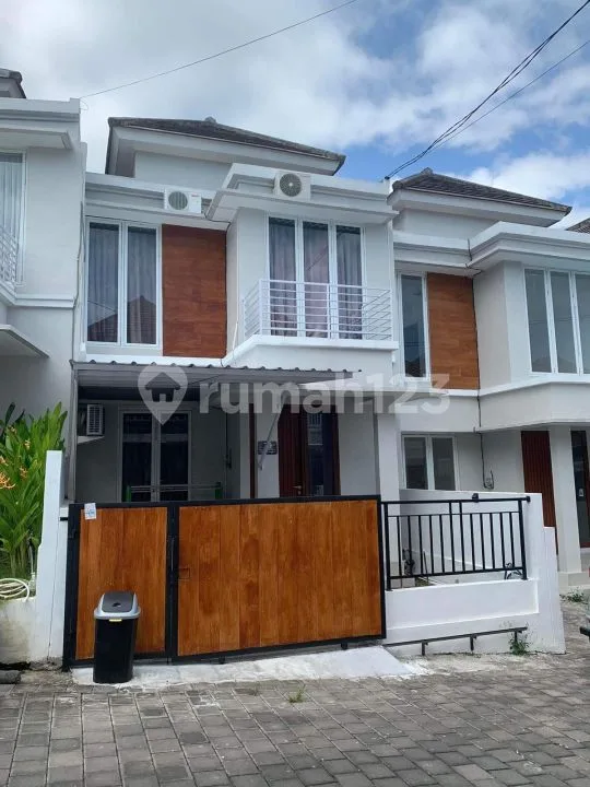 Disewakan Rumah Minimalis 2 Lantai Disrikandi Mansion Munggu - Bali in Bali