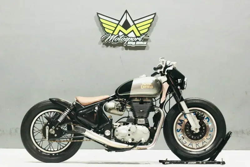 Royal Enfield Bullet Classic 500 custom mulus siap pakai aja - Vehicles in Bali