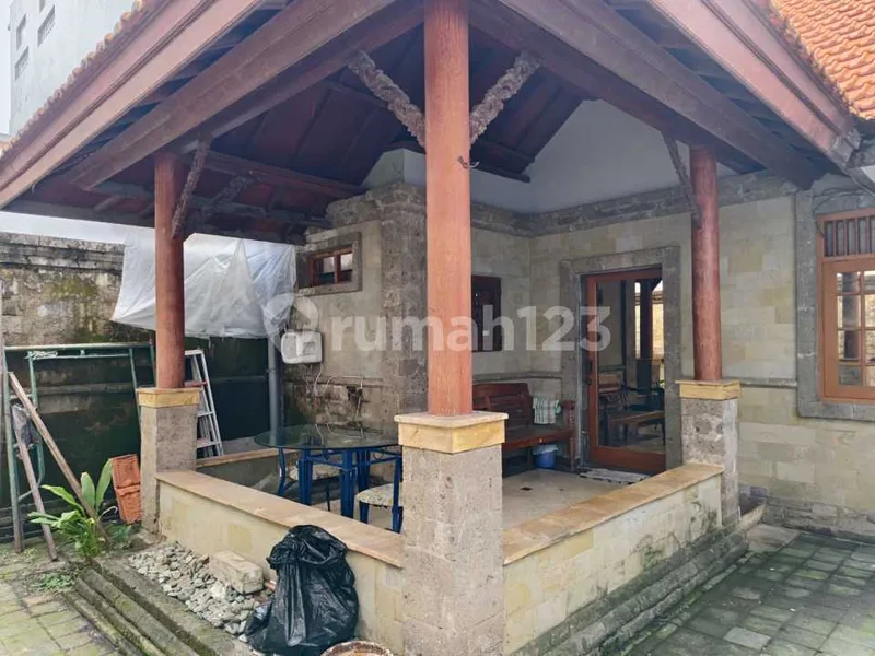 Dijual Cepat Ruko 2 Lantai Spec Istimewa di Taman Griya, Jimbaran - Real Estate in Bali