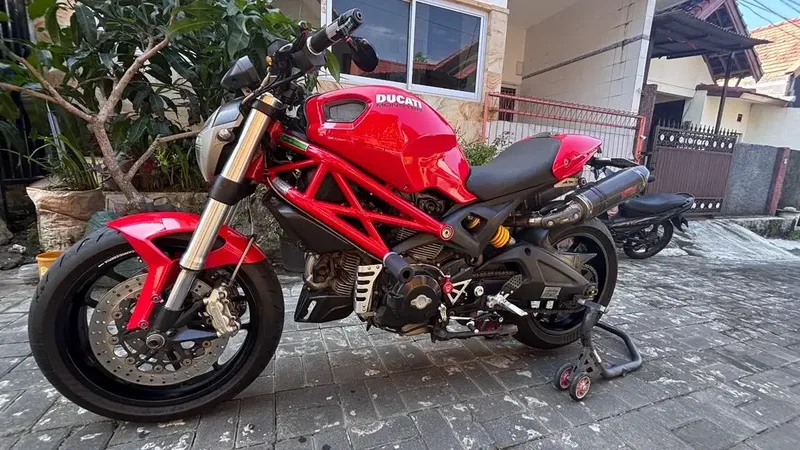 Ducati Monster 975 - Vehicles in Bali