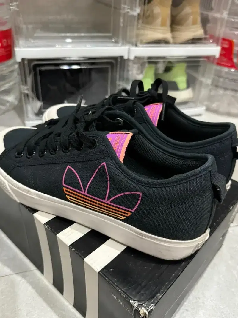 Sepatu Adidas Original Size 44 2/3 - Fashion in Bali