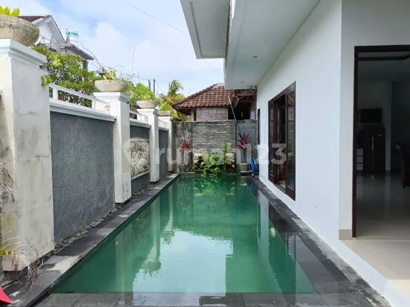 Rumah Dengan Kolam Renang di Kori Nuansa Jimbaran Dekat Bypass - Bali in Bali
