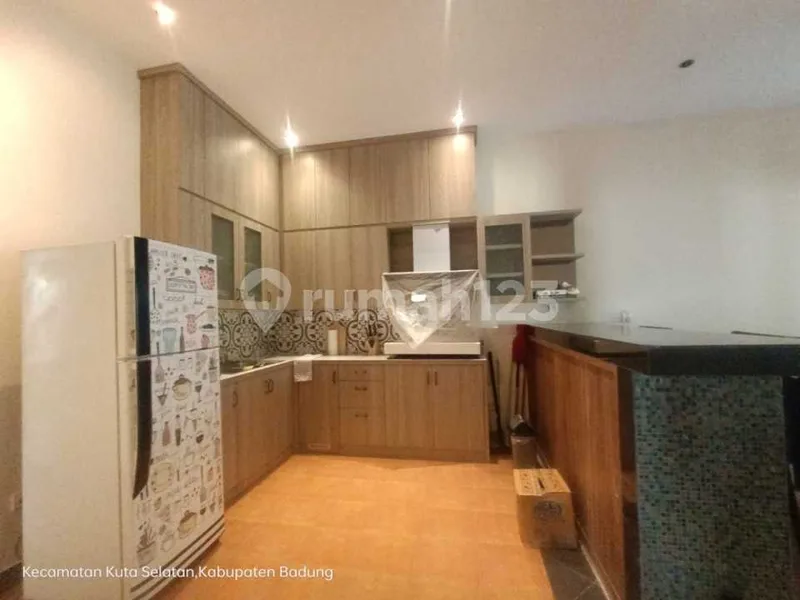 Rumah besar dekat kantor immigrasi Jimbaran Kuta Bali - Real Estate in Bali