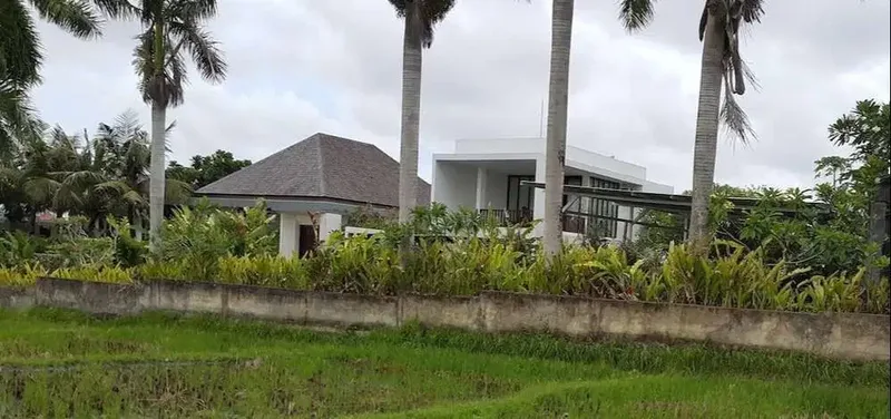VILLA NEAR BEACH IN CANGGU DISCOVERY - Real Estate in Bali