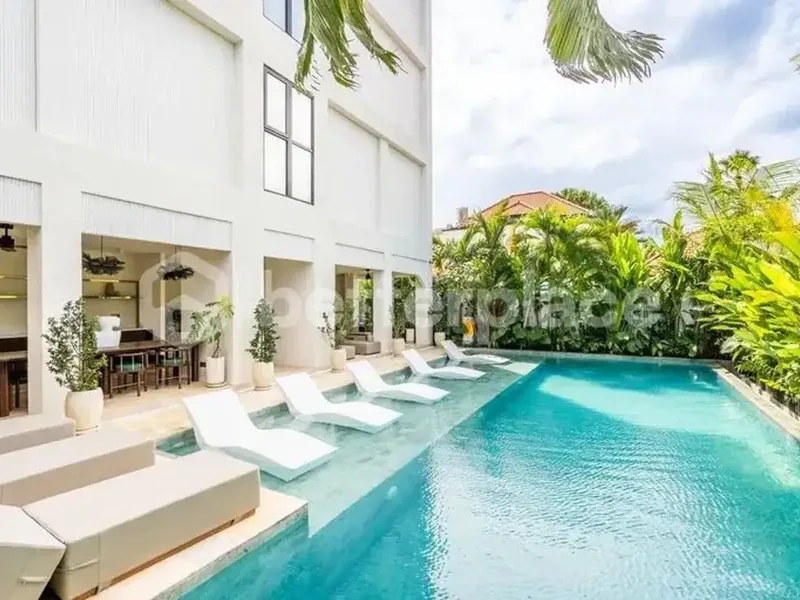 Modern 2 Bedroom Apartment in Prime Location, Batu Bolong - Bali in Bali