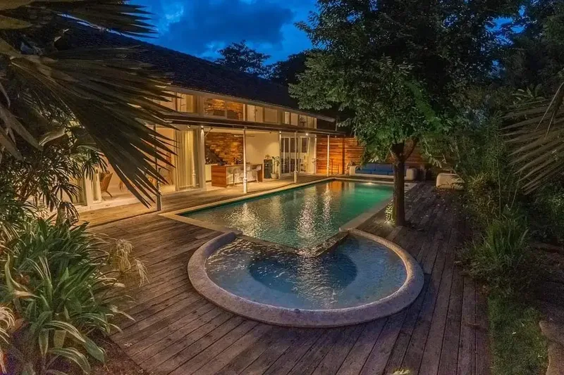 Gaga :  3 bedrooms villa in padang linjong for rent - Real Estate in Bali