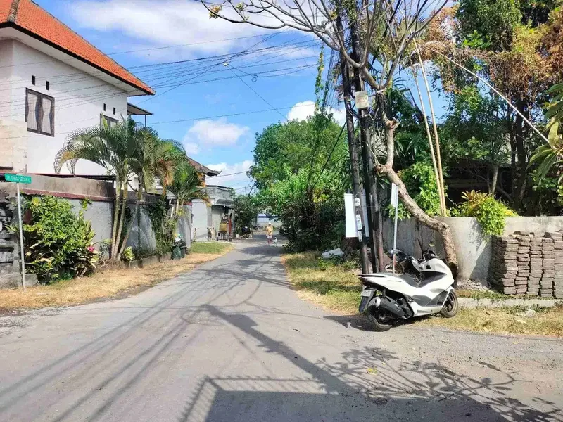 TANAH LUASAN KECIL ADA BANGUNAN DIJALAN TAMAN SEKAR PADANGSANBIAN DENPASAR BARAT - Real Estate in Bali