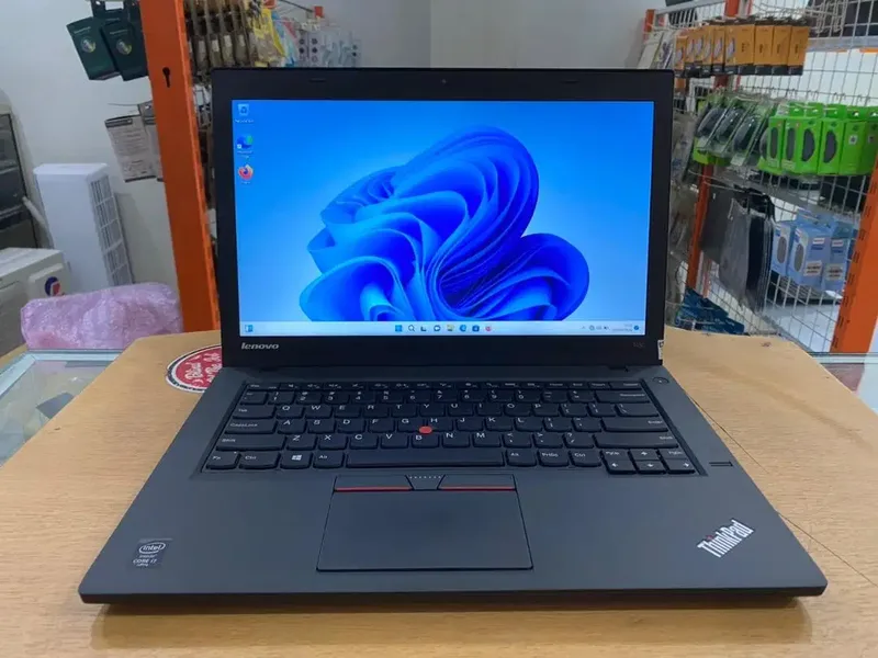Lenovo ThinkPad T450 Core i7 Ram 8GB SSD 128GB Slim Mulus Bergaransi - Electronics in Bali