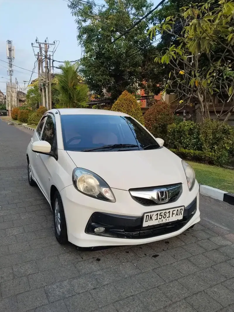 Brio E 1.2 Manual - DP 11 JT - Vehicles in Bali