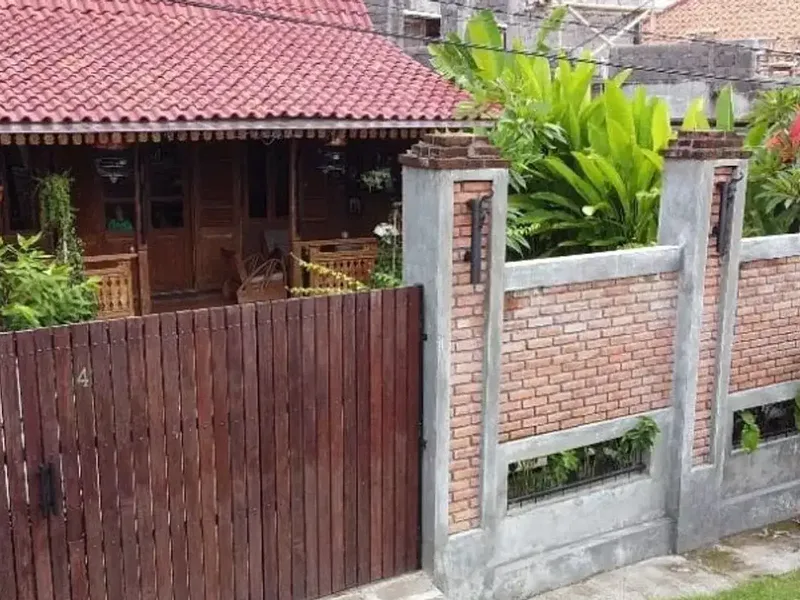 TANAH BONUS BANGUNAN LIMASAN DI RENON DENPASAR - Real Estate in Bali