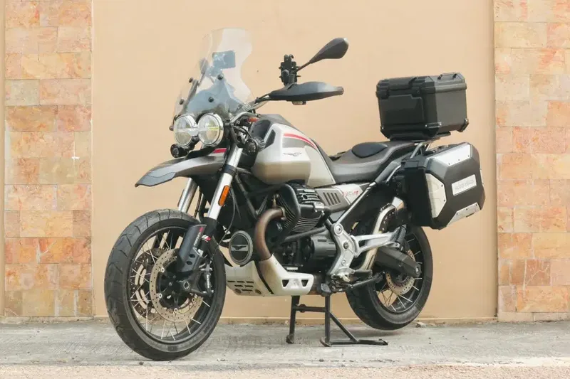 Moto Guzzi V85 Travel 2022 mulus Africa twin Versys 1000 BMW GS K51 - Vehicles in Bali