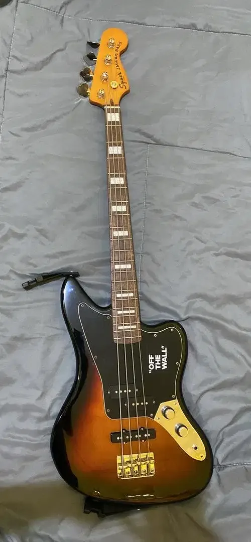 Squier Classic Vibe Jaguar Bass - Hobbies & Sports in Bali