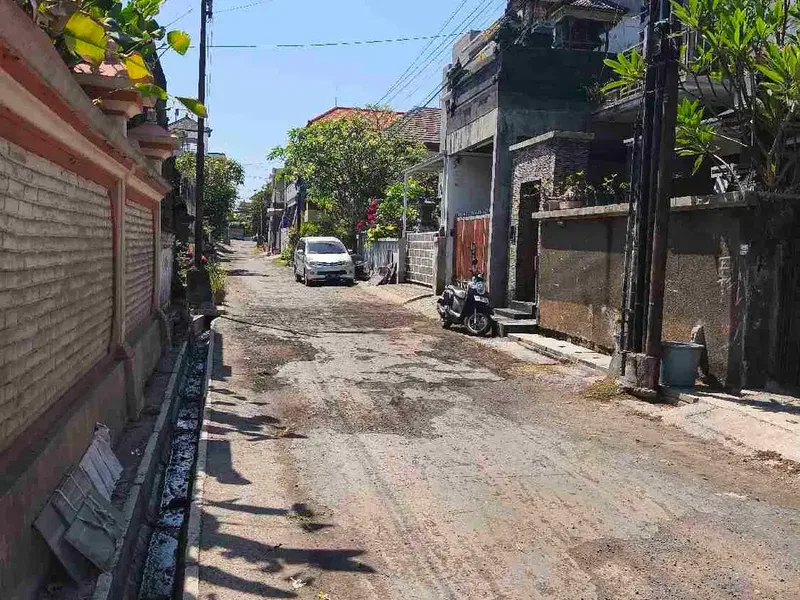 TANAH + BANGUNAN RUMAH LOKASI STRATEGIS DI TUKAD BALIAN - Real Estate in Bali