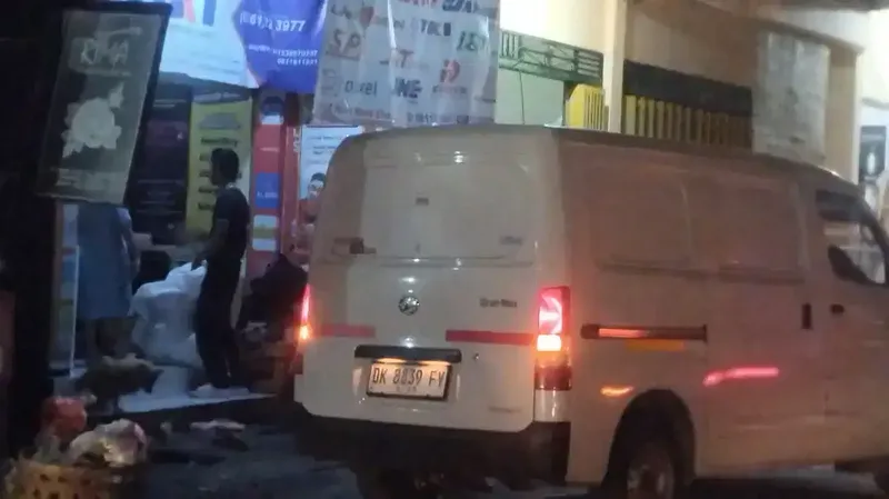 Over Usaha Logistik Di Glogor Carik - Other in Bali