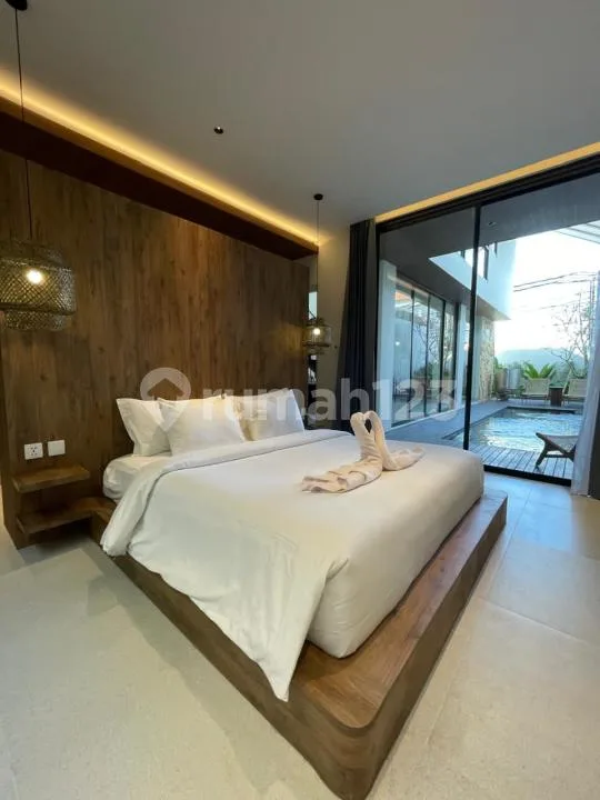 Premium 4 Bedrooms Tropical Modern Villa In Seminyak - Real Estate in Bali