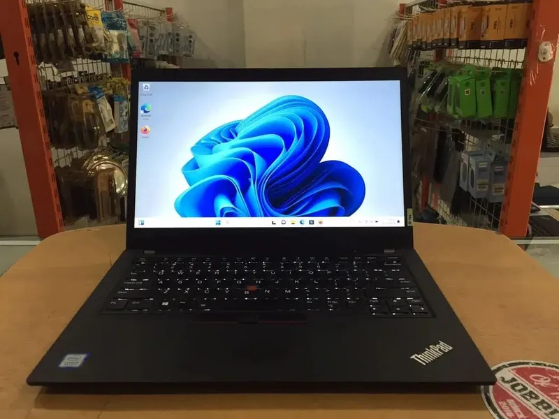 Laptop Lenovo ThinkPad T490 Core i5Gen8 Ram 16GB SSD 256GB Slim Mulus - Electronics in Bali