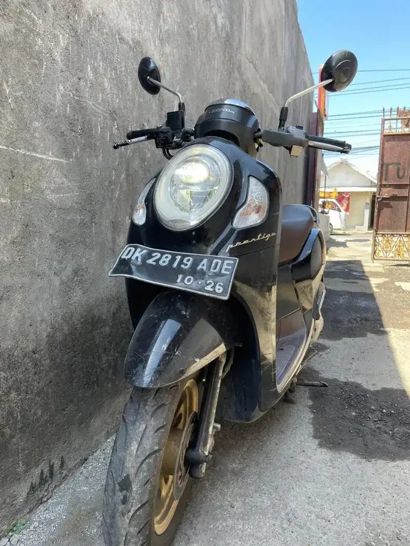 Scoopy prestige 2021 hitam - Vehicles in Bali