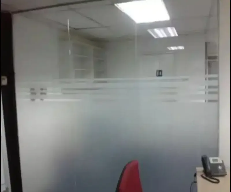 Kaca kantor selalu pasang stiker Sanblas dan kaca film - Home & Garden in Bali