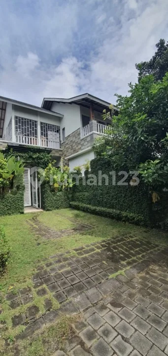 Rumah Nyaman Modern di Pecatu Indah Resort - Bali in Bali
