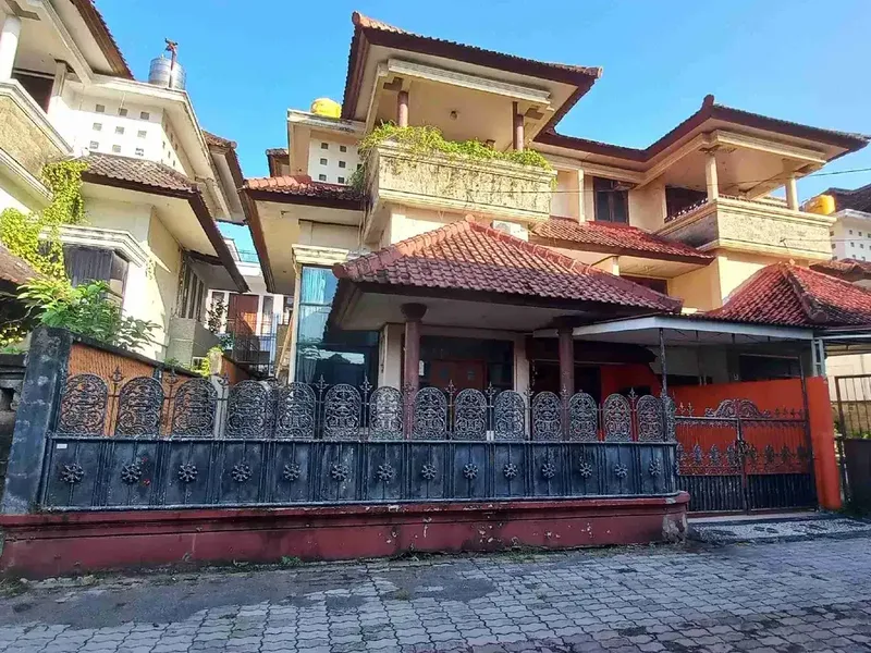 Rumah dalam Komplek Dekat Tiara Soputan Denpasar - Real Estate in Bali