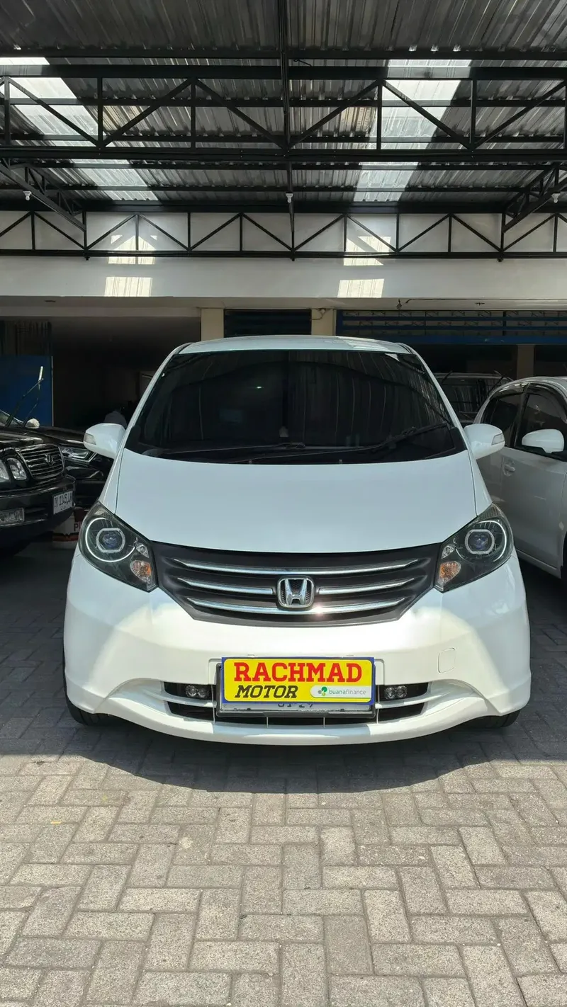 Honda Freed 2012 Bensin - Vehicles in Bali