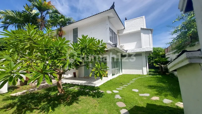 Leasehold 4 bedrooms Villa in Seminyak area - Real Estate in Bali