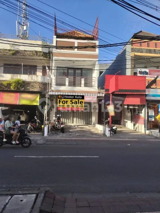 Ruko Siap Huni di Jalan Utama Batukaru Monang Maning Murah Area Komersial Ramai Padat Penduduk - Bali in Bali
