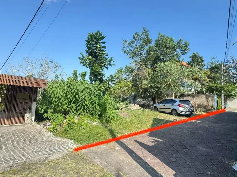 Dijual Tanah 6 Are di Jalan Pantai Pererenan, 2,5 KM dari Pantai - Real Estate in Bali