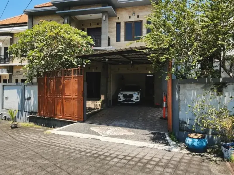 Rumah Spesial Lokasi Premium di Muding Indah, Gatot Subroto Barat - Real Estate in Bali