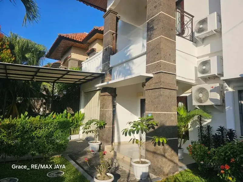Villa Mansion Mewah Dijual di Area Gunung Soputan, Denpasar Barat - Real Estate in Bali
